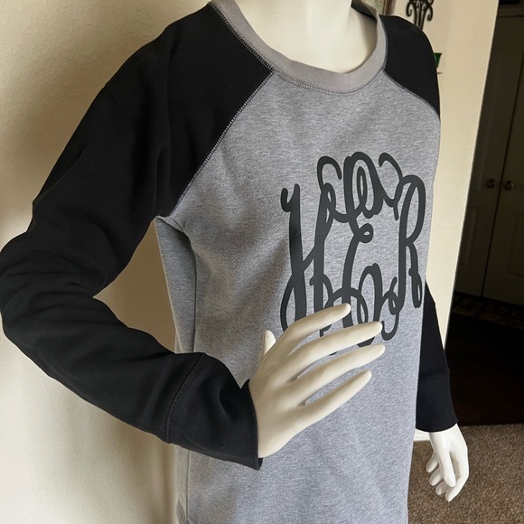 Cute Marleylily sweatshirt size S/M - Picture 2 of 4